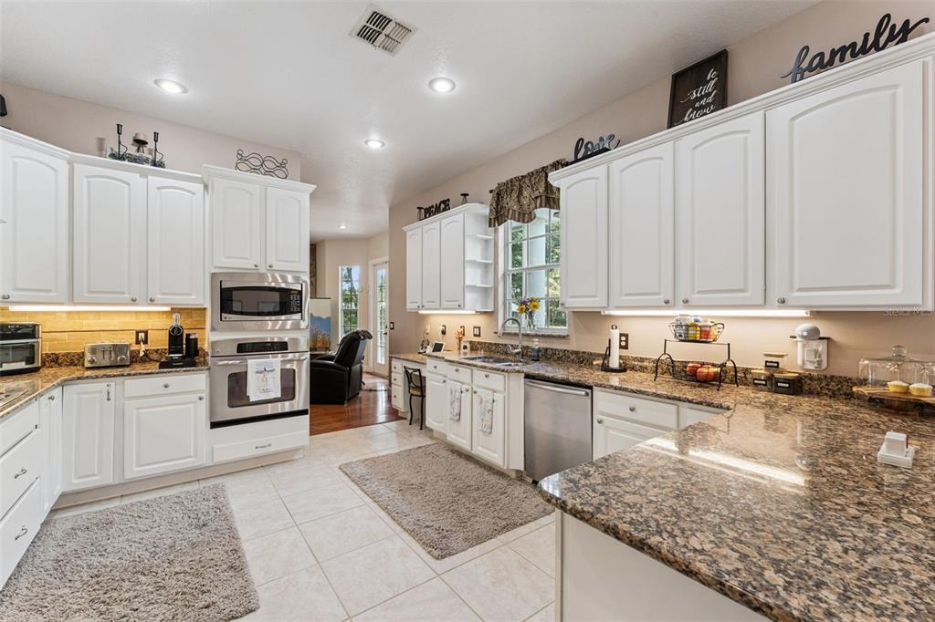 4275 Round Lake Road Apopka, FL 32712 - Photo 16 of 64
