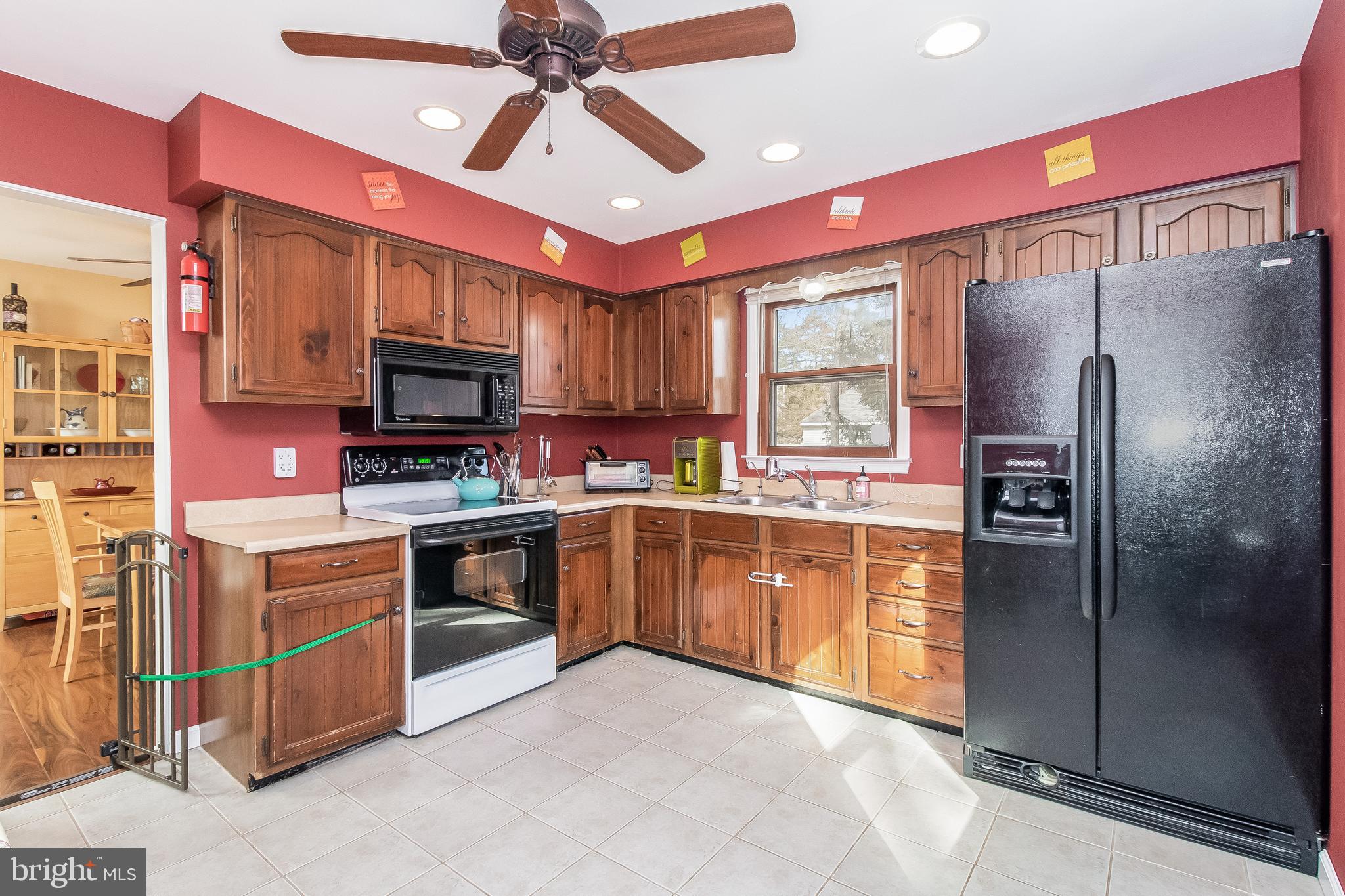 12 Shevchenko Avenue Cream Ridge, NJ 08514 - Photo 10 of 25 Eat-in Kitchen