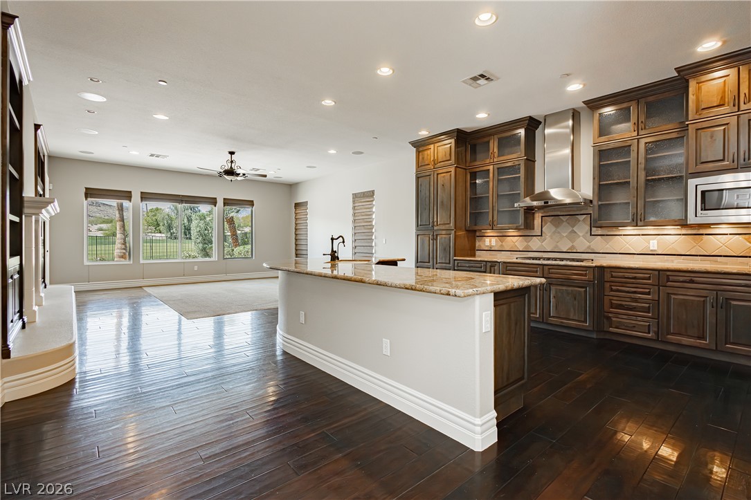 2155 Alcova Ridge Drive Las Vegas, NV 89135 - Photo 11 of 43 Kitchen