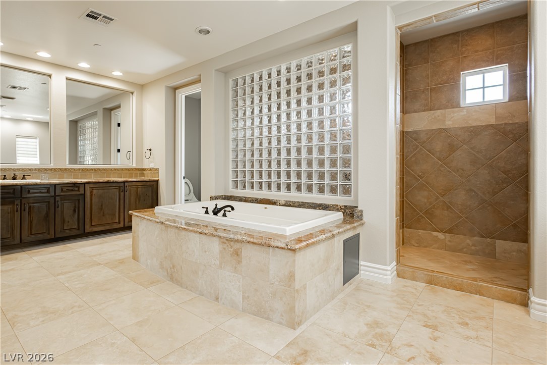 2155 Alcova Ridge Drive Las Vegas, NV 89135 - Photo 22 of 43 Primary bath