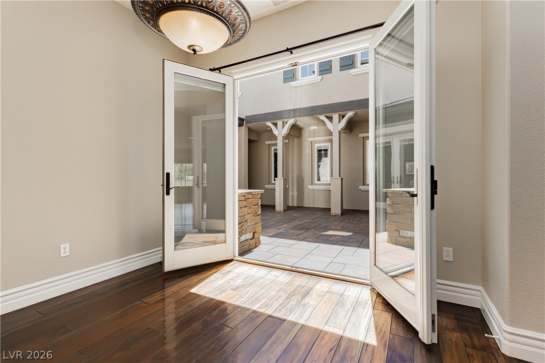 2155 Alcova Ridge Drive Las Vegas, NV 89135 - Photo 34 of 43 Courtyard entry