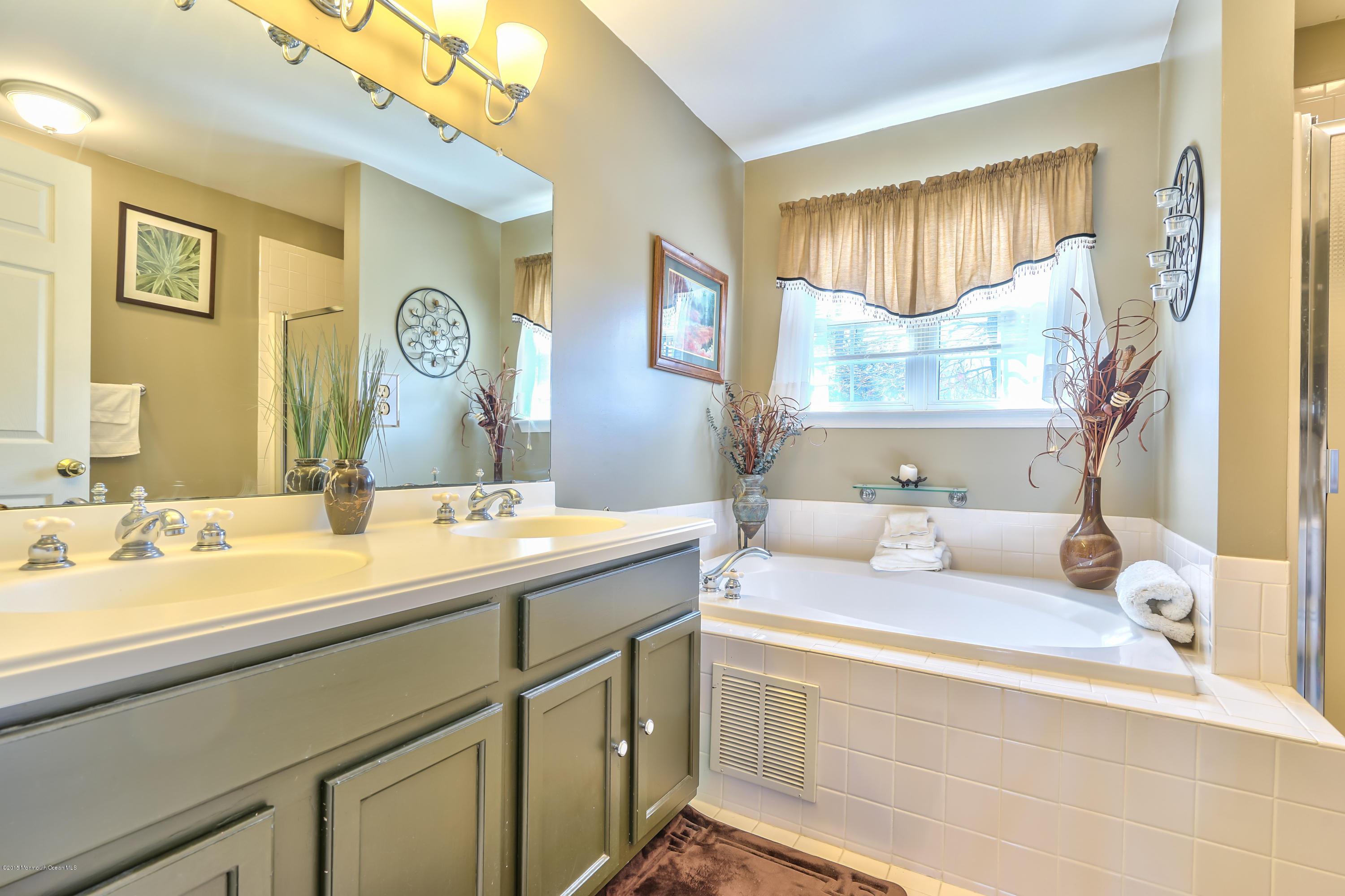 51 Diamond Lane Howell, NJ 07731 - Photo 16 of 21 015.jpg