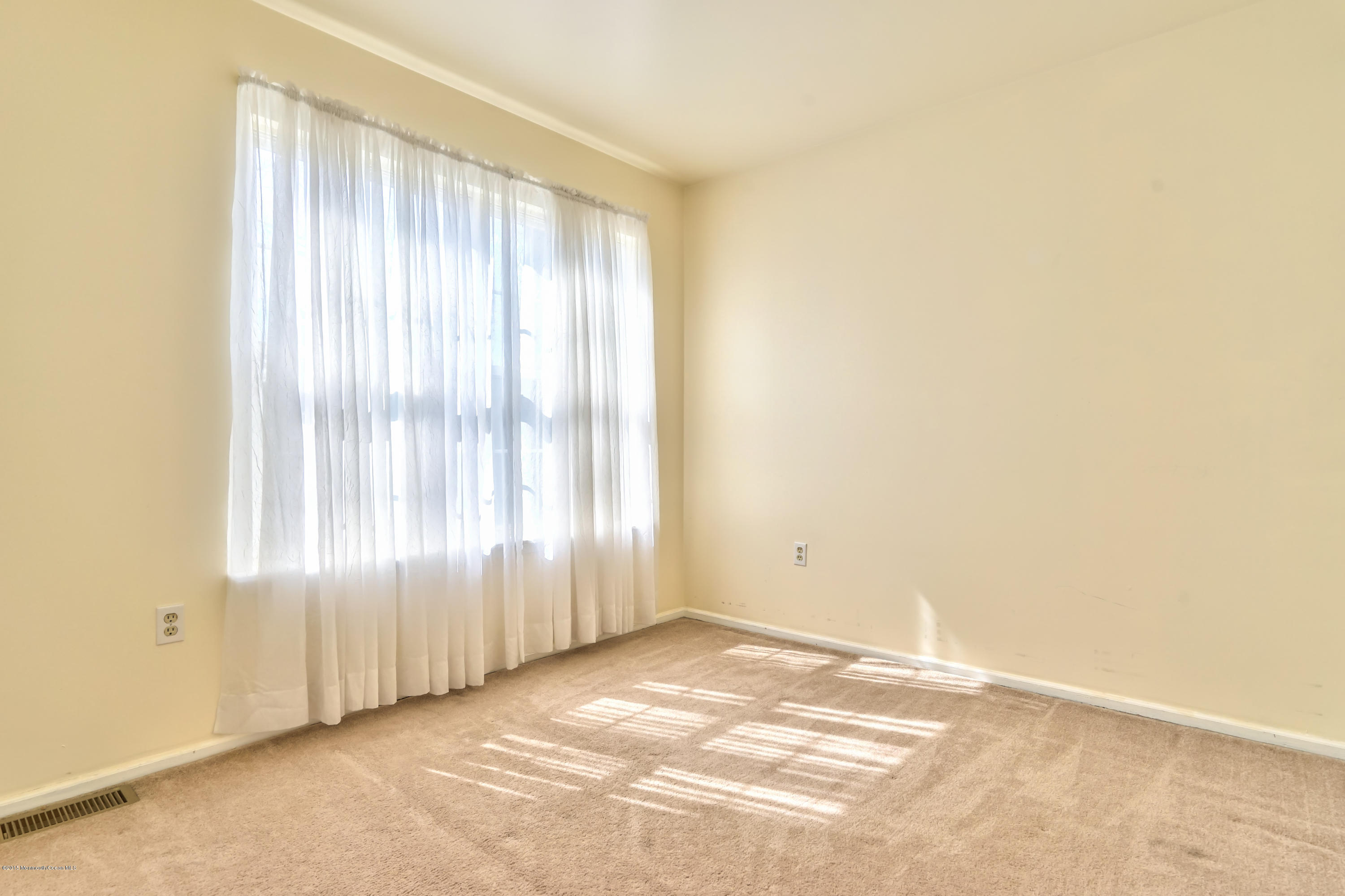 51 Diamond Lane Howell, NJ 07731 - Photo 18 of 21 019.jpg