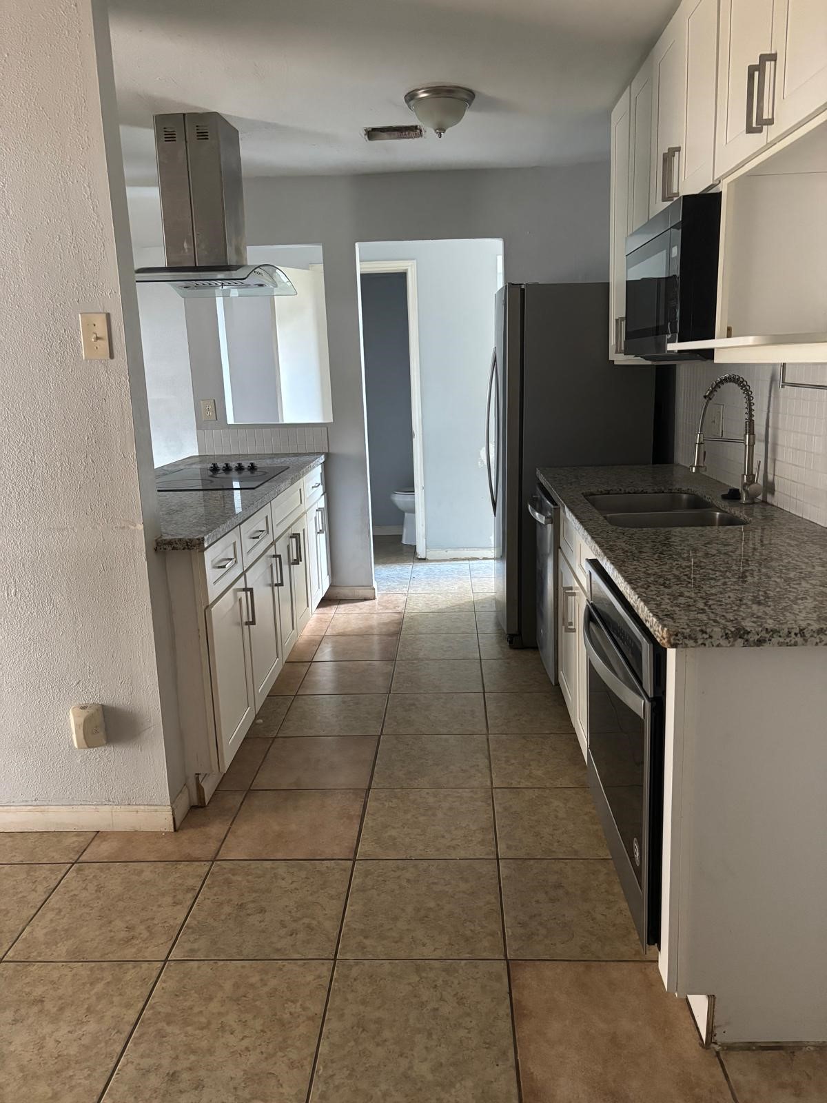 7824 Windward Passage Street Houston, TX 77072 - Photo 3 of 12