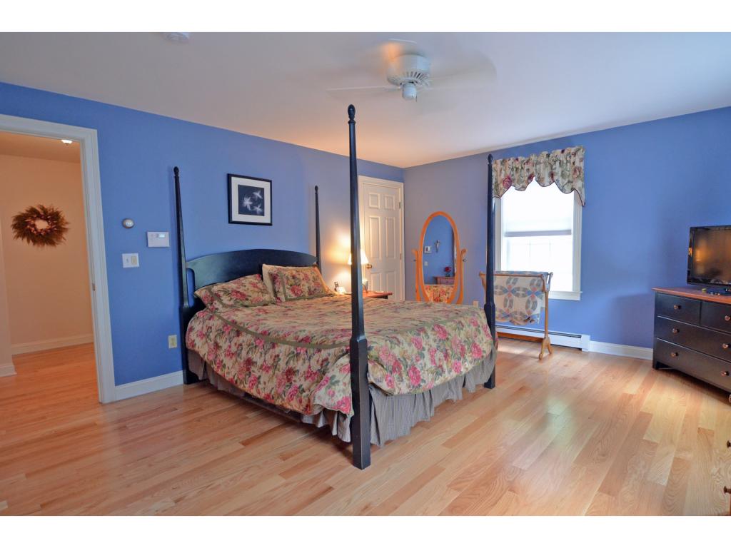 10 Hemlock Ridge Lane York, ME 03909 - Photo 4 of 33 Gallery Image 4