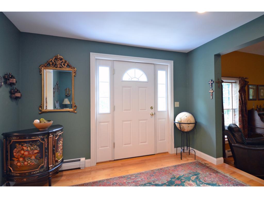 10 Hemlock Ridge Lane York, ME 03909 - Photo 5 of 33 Gallery Image 5