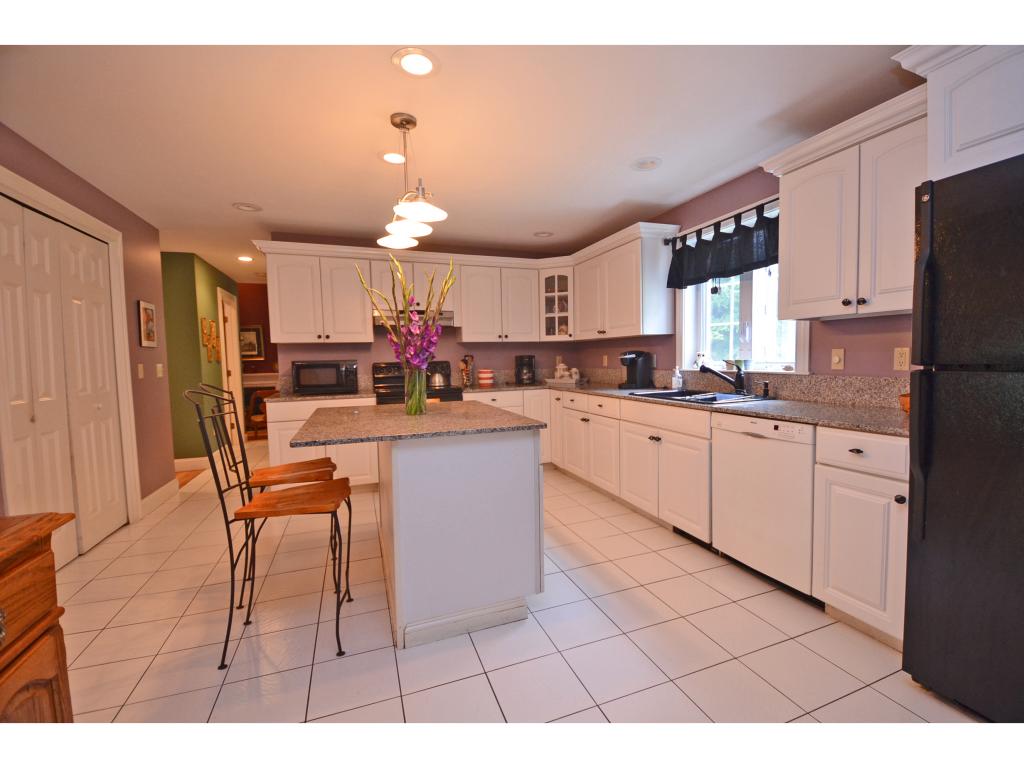 10 Hemlock Ridge Lane York, ME 03909 - Photo 6 of 33 Gallery Image 6