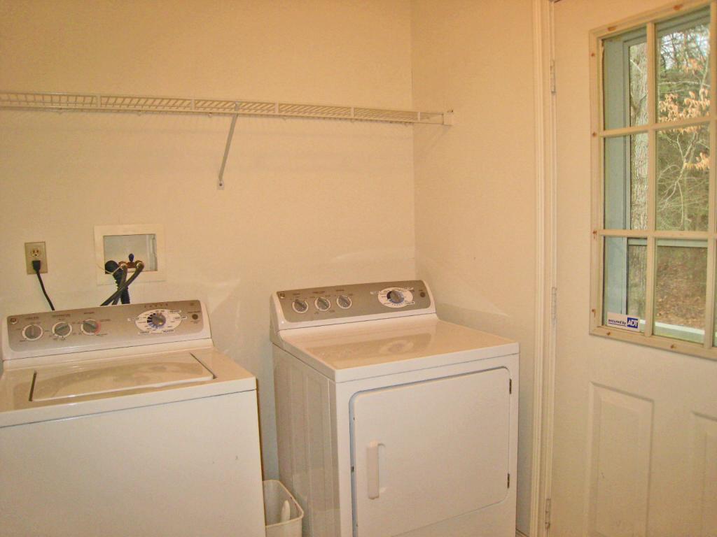 10 Hemlock Ridge Lane York, ME 03909 - Photo 9 of 33 Gallery Image 9