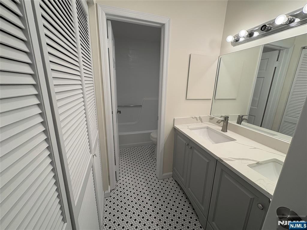 204 River Renaissance, Unit B04 East Rutherford, NJ 07073 - Photo 11 of 18