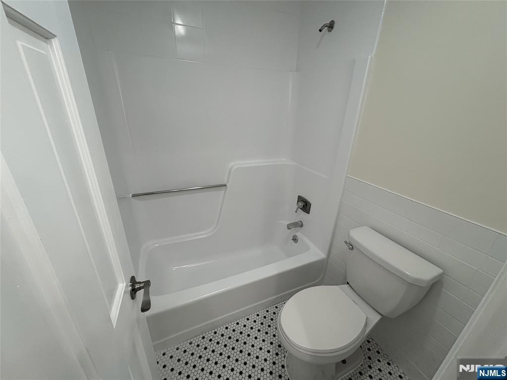 204 River Renaissance, Unit B04 East Rutherford, NJ 07073 - Photo 13 of 18