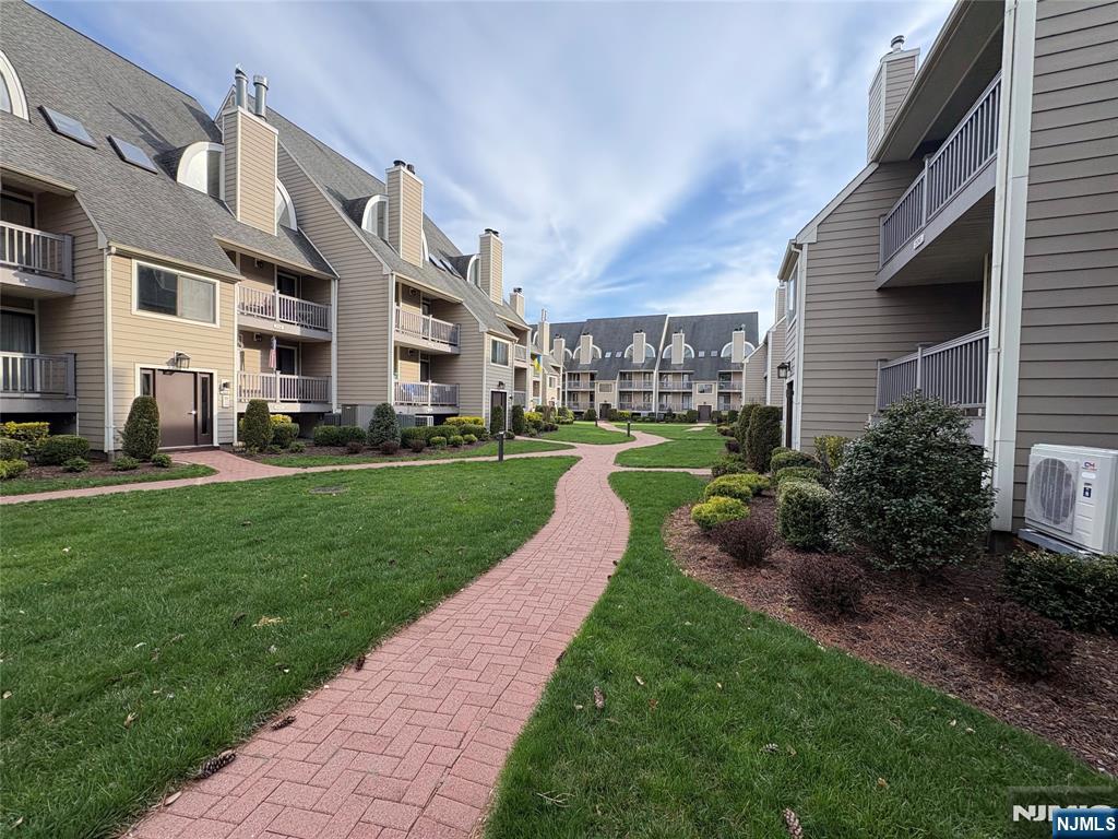 204 River Renaissance, Unit B04 East Rutherford, NJ 07073 - Photo 15 of 18