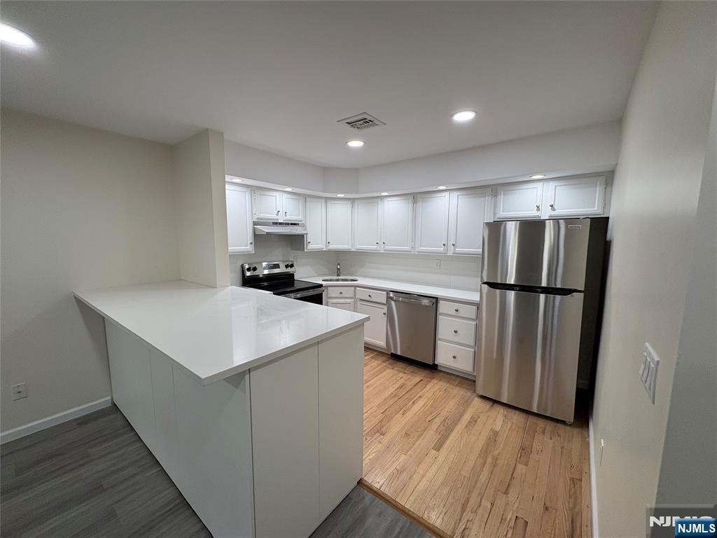 204 River Renaissance, Unit B04 East Rutherford, NJ 07073 - Photo 3 of 18