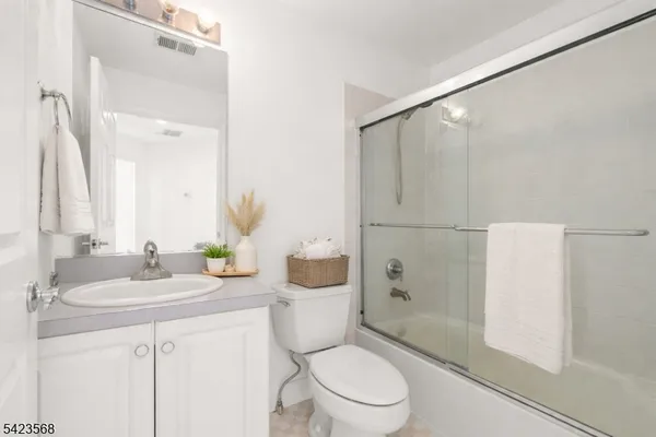 $5,200 | 123 Turlington Court, Livingston, NJ 07039
