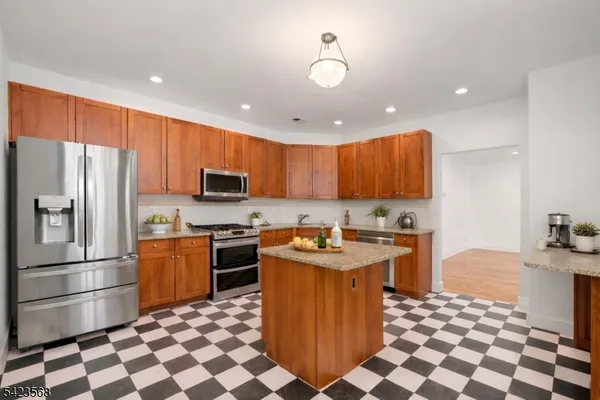 $5,200 | 123 Turlington Court, Livingston, NJ 07039