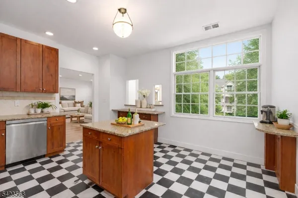 $5,200 | 123 Turlington Court, Livingston, NJ 07039