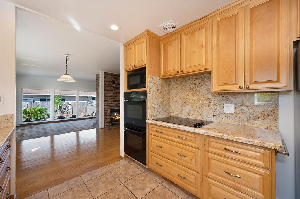 1056 Entrada Road Sacramento, CA 95864 - Photo 31 of 57