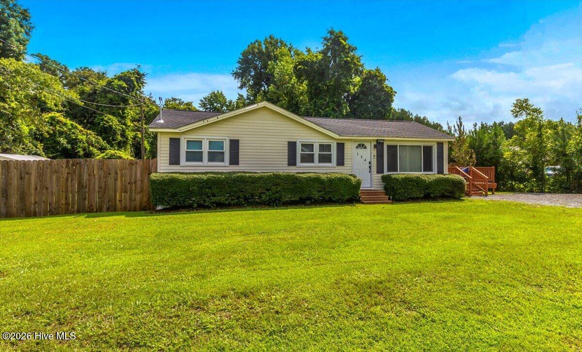 134 Old Freeman Road Swansboro, NC 28584 - Photo 3 of 28 Gallery Image 3