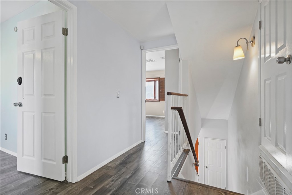 8545 Tujunga Valley Street Sunland, CA 91040 - Photo 12 of 23