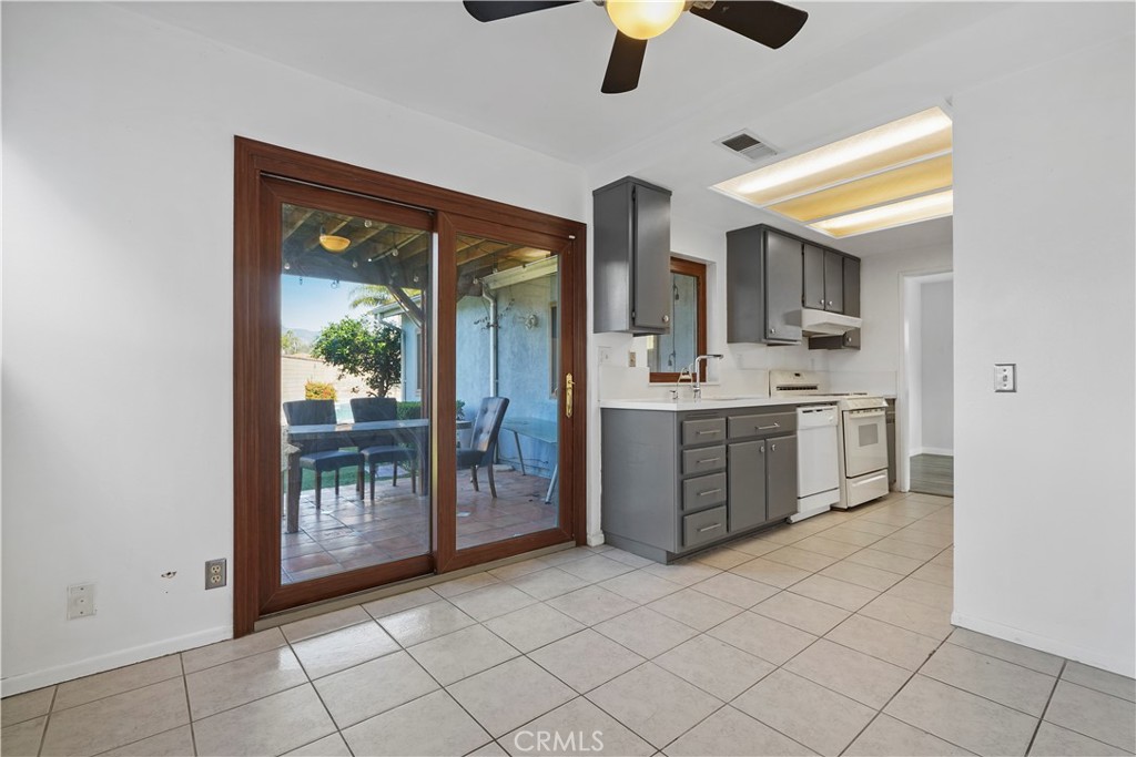 8545 Tujunga Valley Street Sunland, CA 91040 - Photo 7 of 23