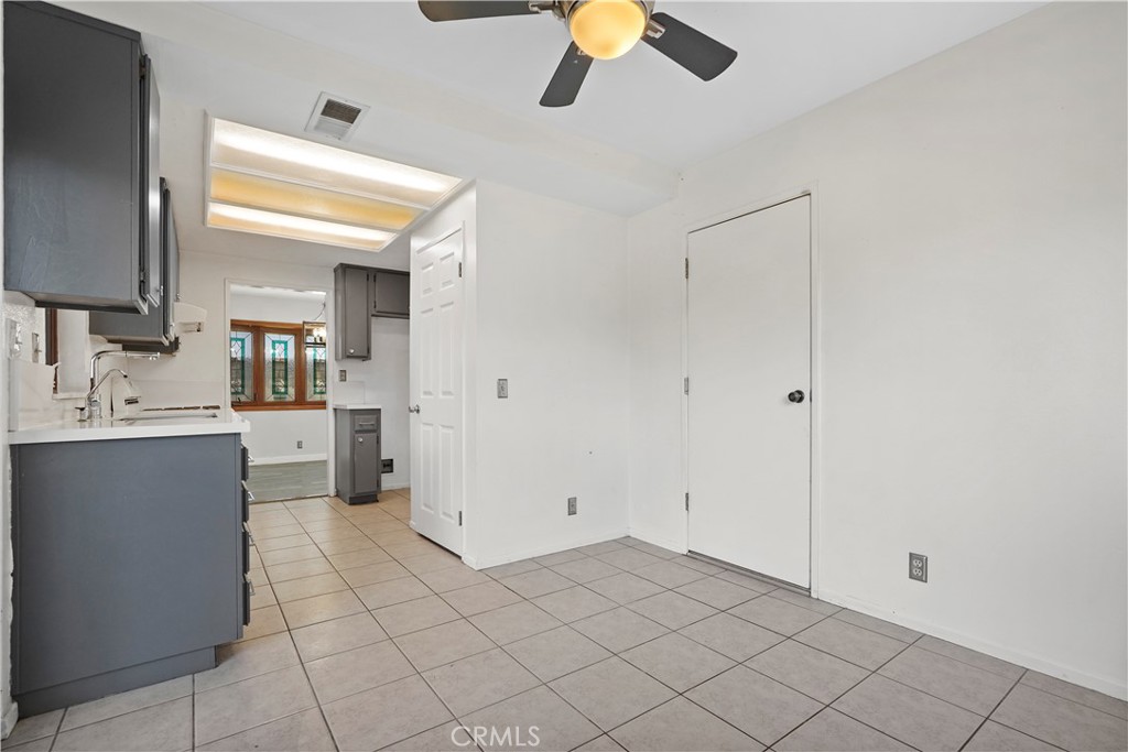 8545 Tujunga Valley Street Sunland, CA 91040 - Photo 8 of 23