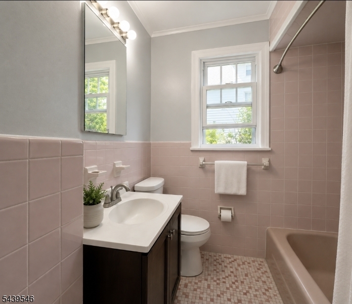 8 Chapman Street Bloomfield, NJ 07003 - Photo 5 of 12