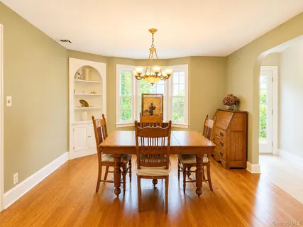 $1,100,000 | 15 Anita Place, Farmingdale, NY 11735