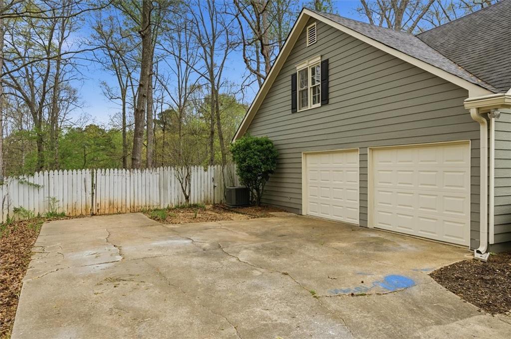 139 Stanbrough Drive Dallas, GA 30157 - Photo 4 of 52 a backyard of a house