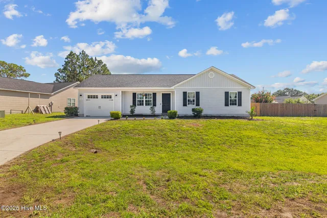$240,000 | 105 Marina Leigh Drive, Hubert, NC 28539