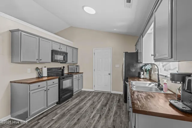 $249,000 | 105 Marina Leigh Drive, Hubert, NC 28539