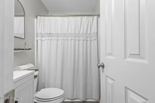 $249,000 | 105 Marina Leigh Drive, Hubert, NC 28539