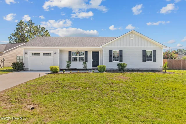 $249,000 | 105 Marina Leigh Drive, Hubert, NC 28539