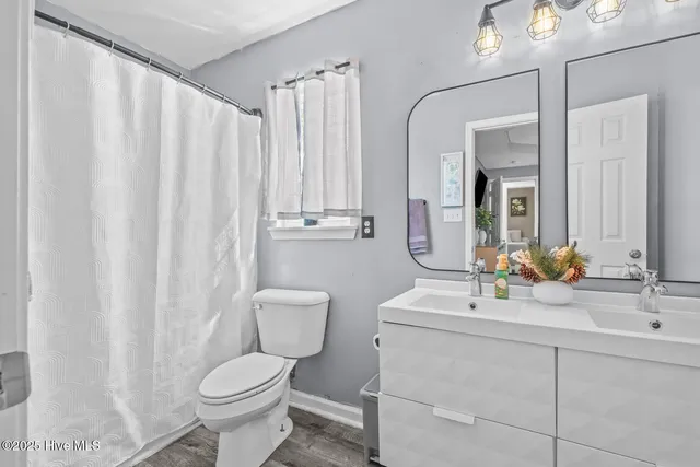 $249,000 | 105 Marina Leigh Drive, Hubert, NC 28539