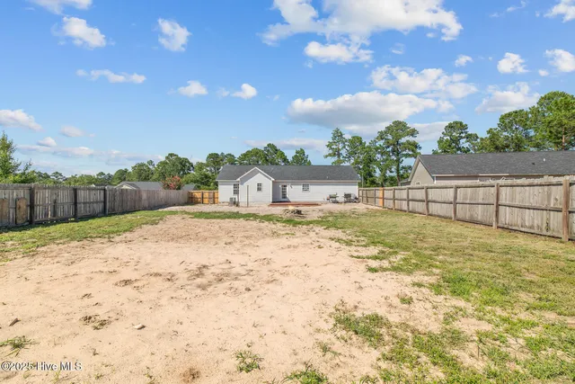 $249,000 | 105 Marina Leigh Drive, Hubert, NC 28539