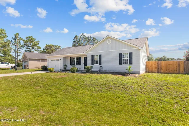 $249,000 | 105 Marina Leigh Drive, Hubert, NC 28539