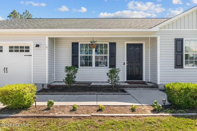 $249,000 | 105 Marina Leigh Drive, Hubert, NC 28539