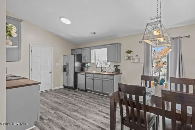 $249,000 | 105 Marina Leigh Drive, Hubert, NC 28539