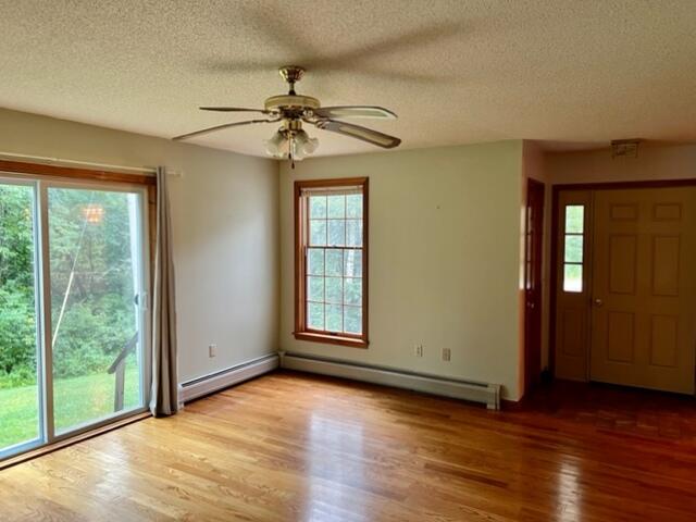 5 Randall Road Winslow, ME 04901 - Photo 16 of 46 Living room