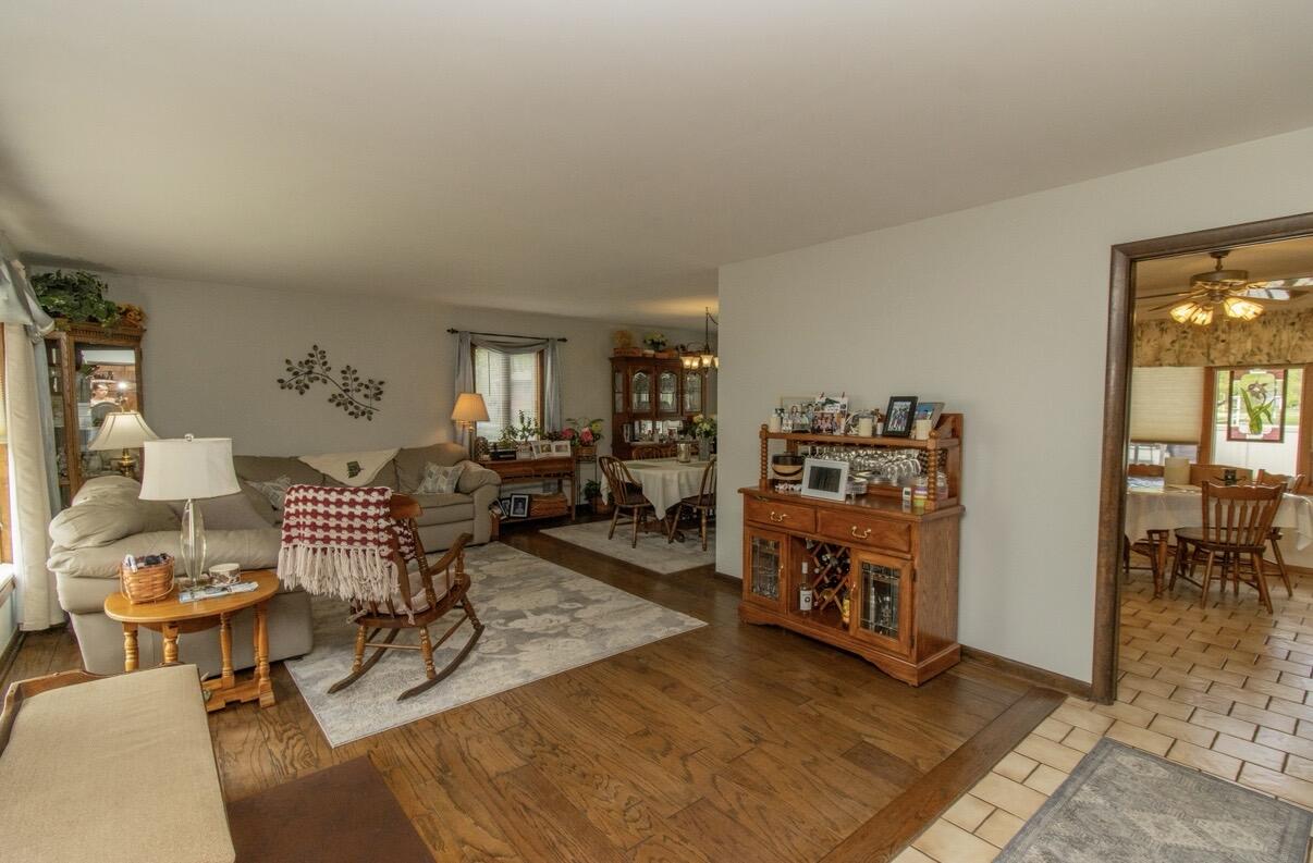 9838 Redbud Road Munster, IN 46321 - Photo 5 of 22 1206x793