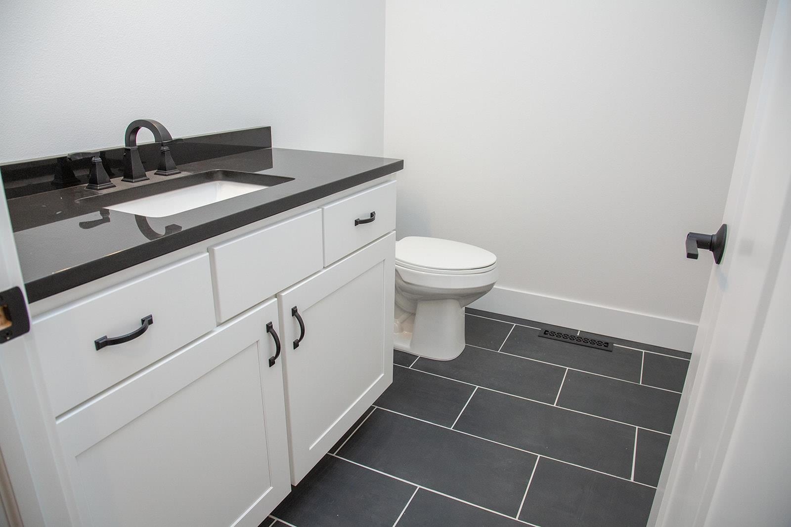 2164 Cheyenne Way Dubuque, IA 52002 - Photo 14 of 41 Gallery Image 14