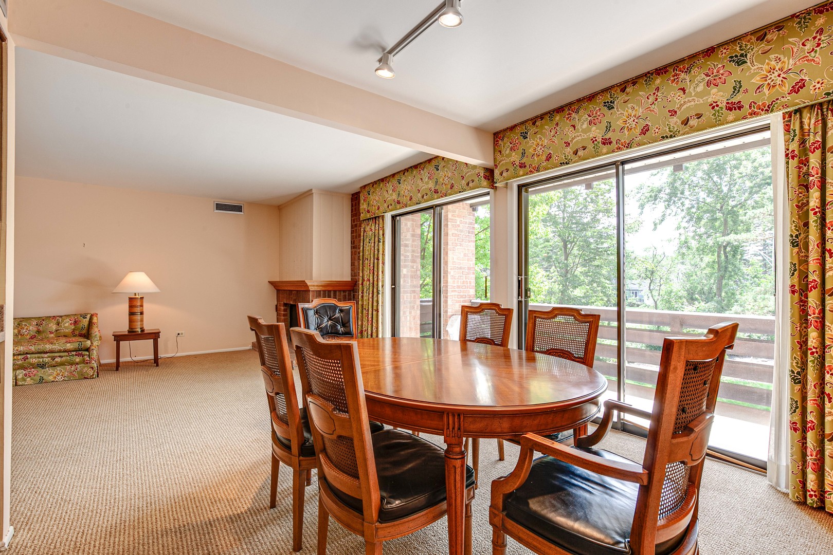1060 Shermer Road, Unit 27 Northbrook, IL 60062 - Photo 14 of 37