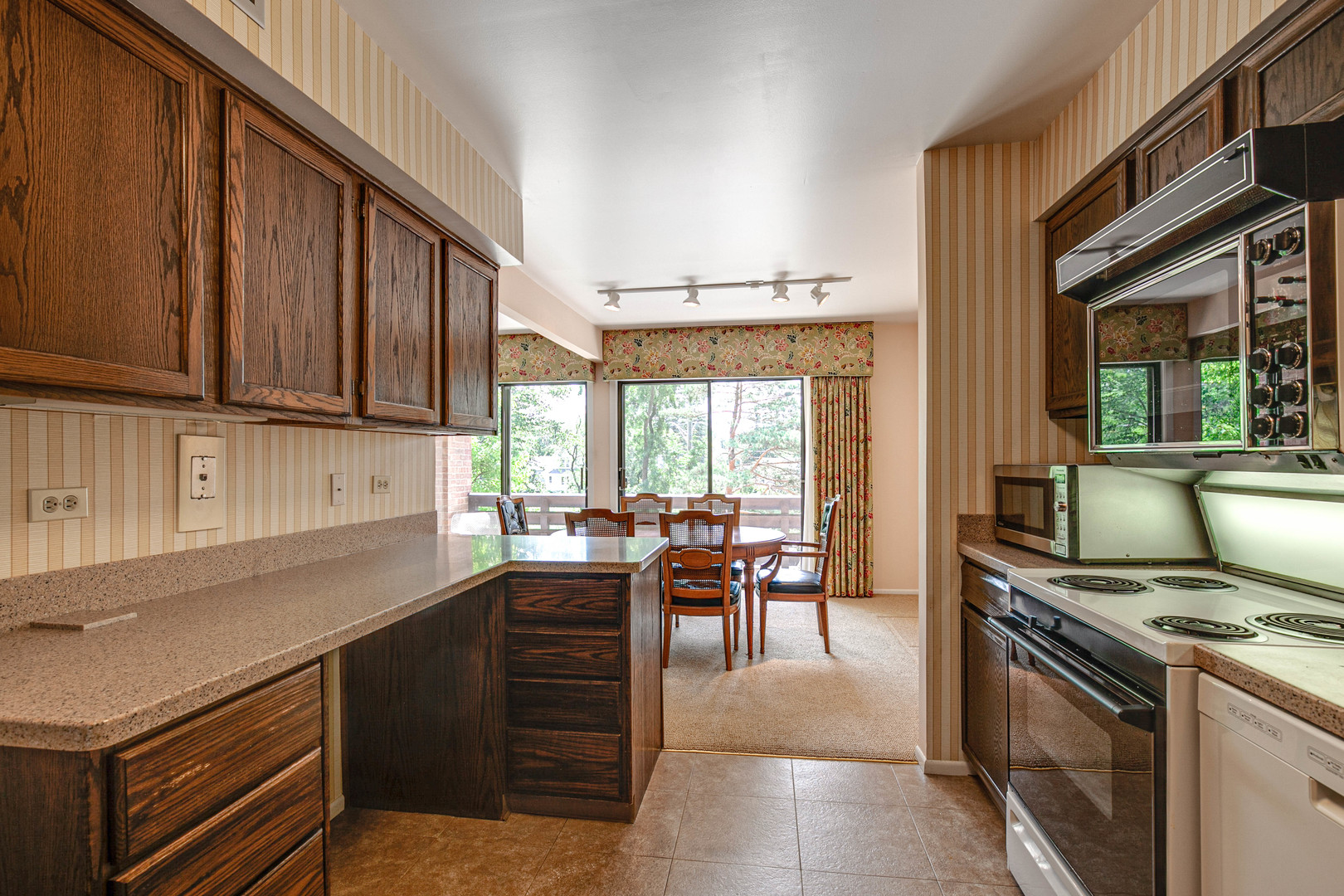 1060 Shermer Road, Unit 27 Northbrook, IL 60062 - Photo 20 of 37