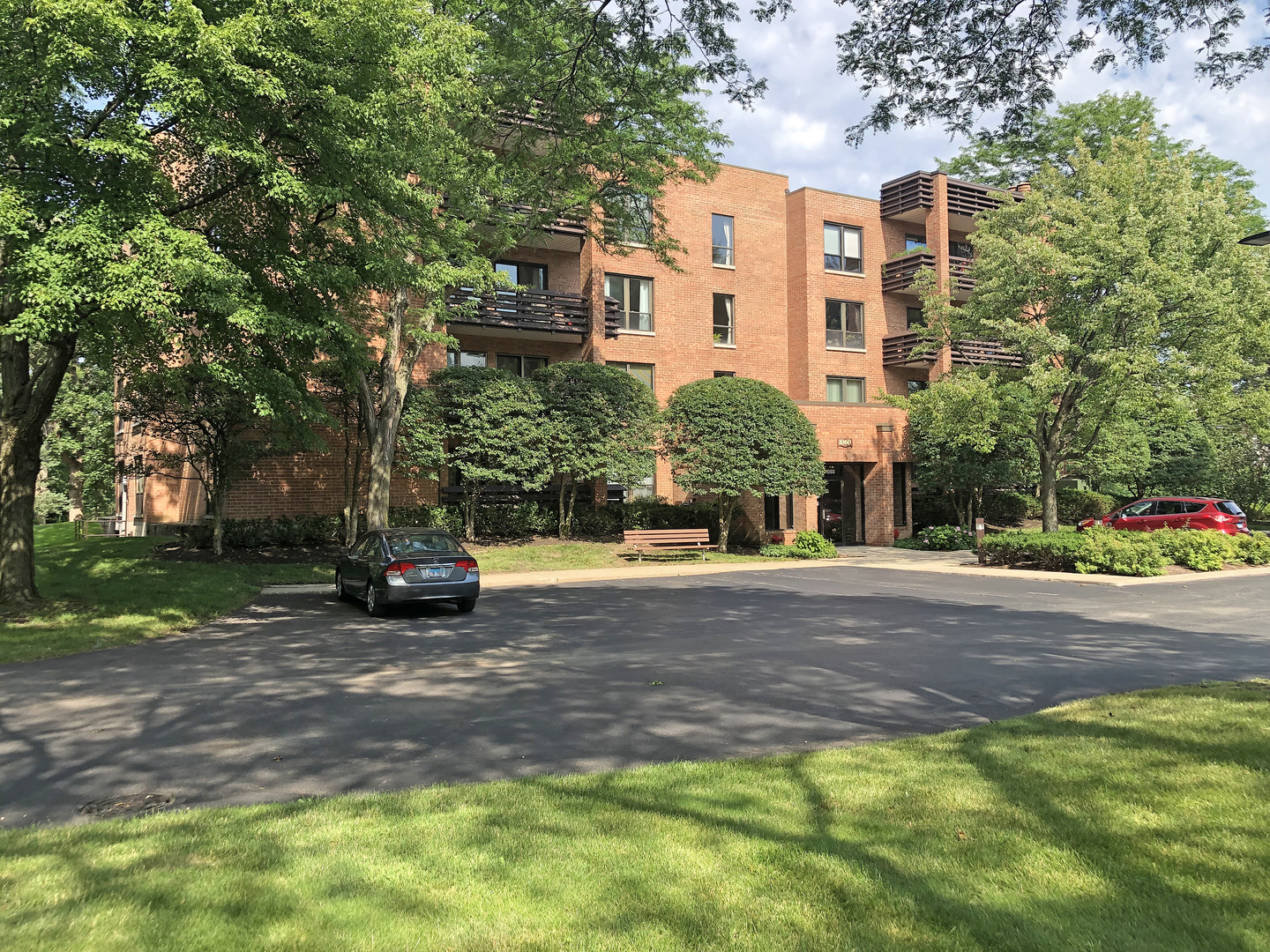 1060 Shermer Road, Unit 27 Northbrook, IL 60062 - Photo 3 of 37