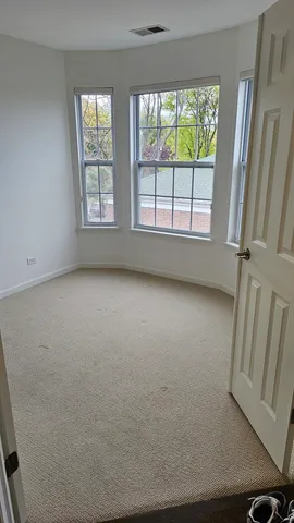 $3,995 | 2106 Rugen Road, Unit B, Glenview, IL 60026