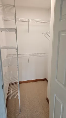 $3,995 | 2106 Rugen Road, Unit B, Glenview, IL 60026