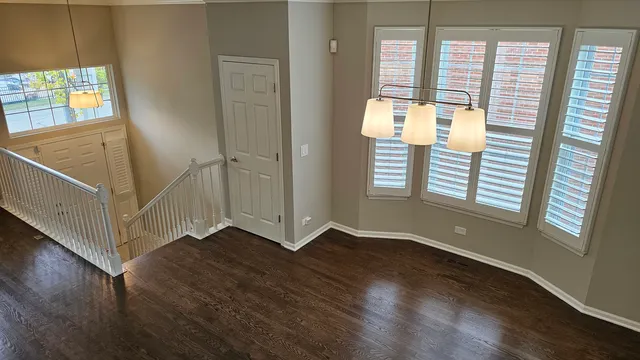 $3,995 | 2106 Rugen Road, Unit B, Glenview, IL 60026