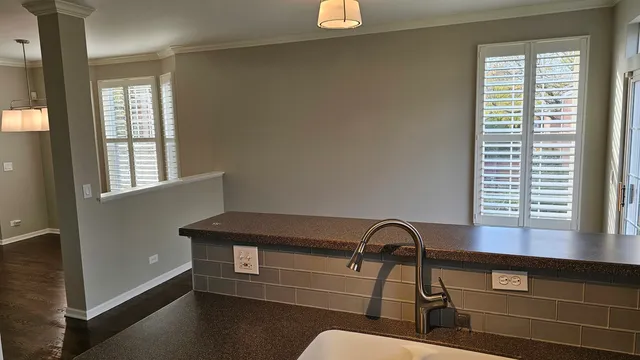 $3,995 | 2106 Rugen Road, Unit B, Glenview, IL 60026