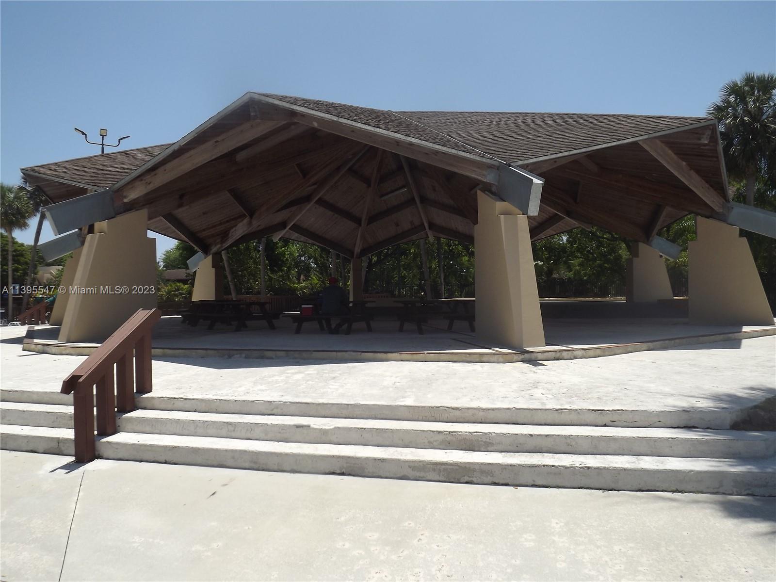 Kendall Miami, FL 33173 - Photo 27 of 34