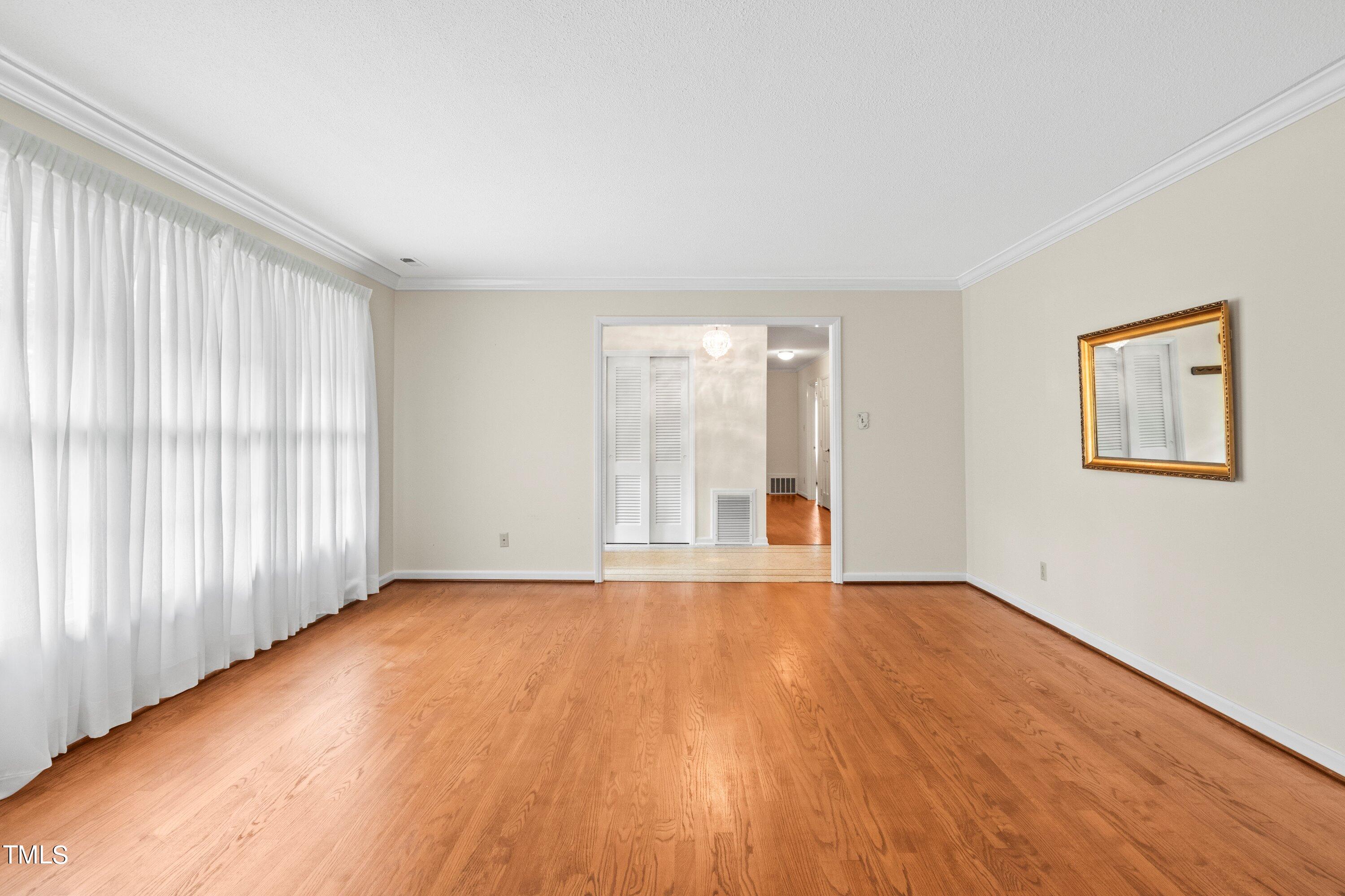 4809 Connell Drive Raleigh, NC 27612 - Photo 10 of 51 14-202406124809 Connell Dr008