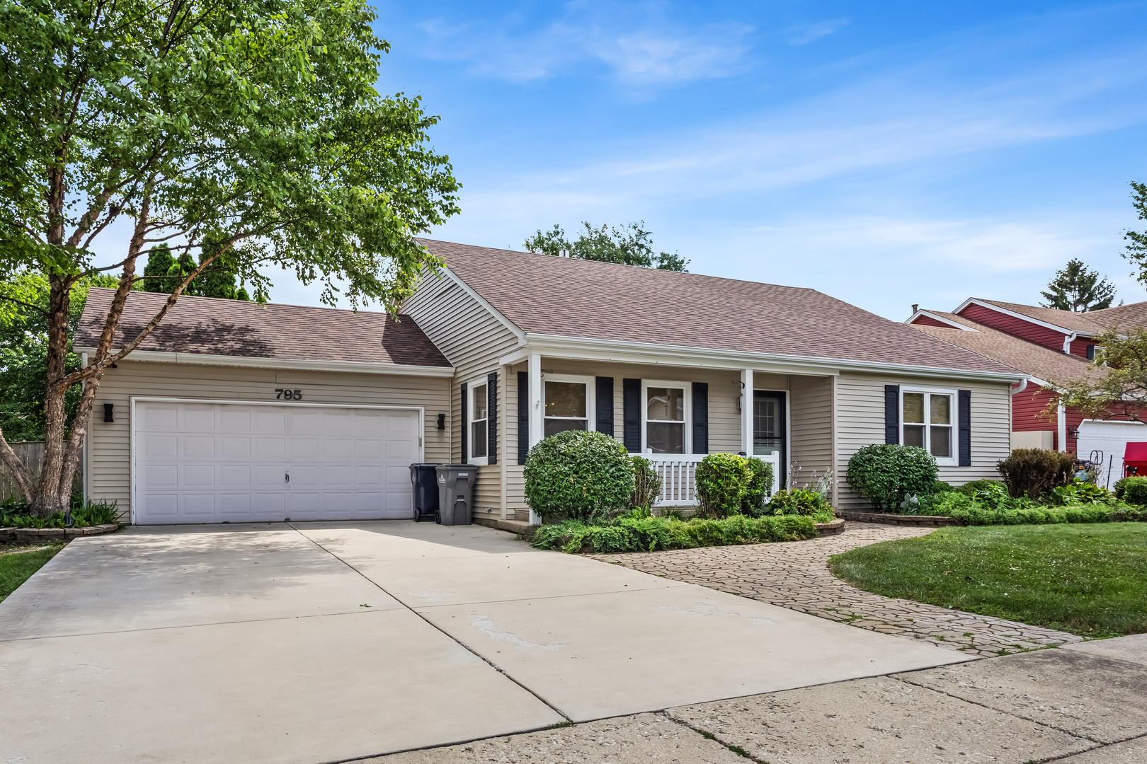 795 Springhill Court Elgin, IL 60120 - Photo 2 of 37 Gallery Image 2