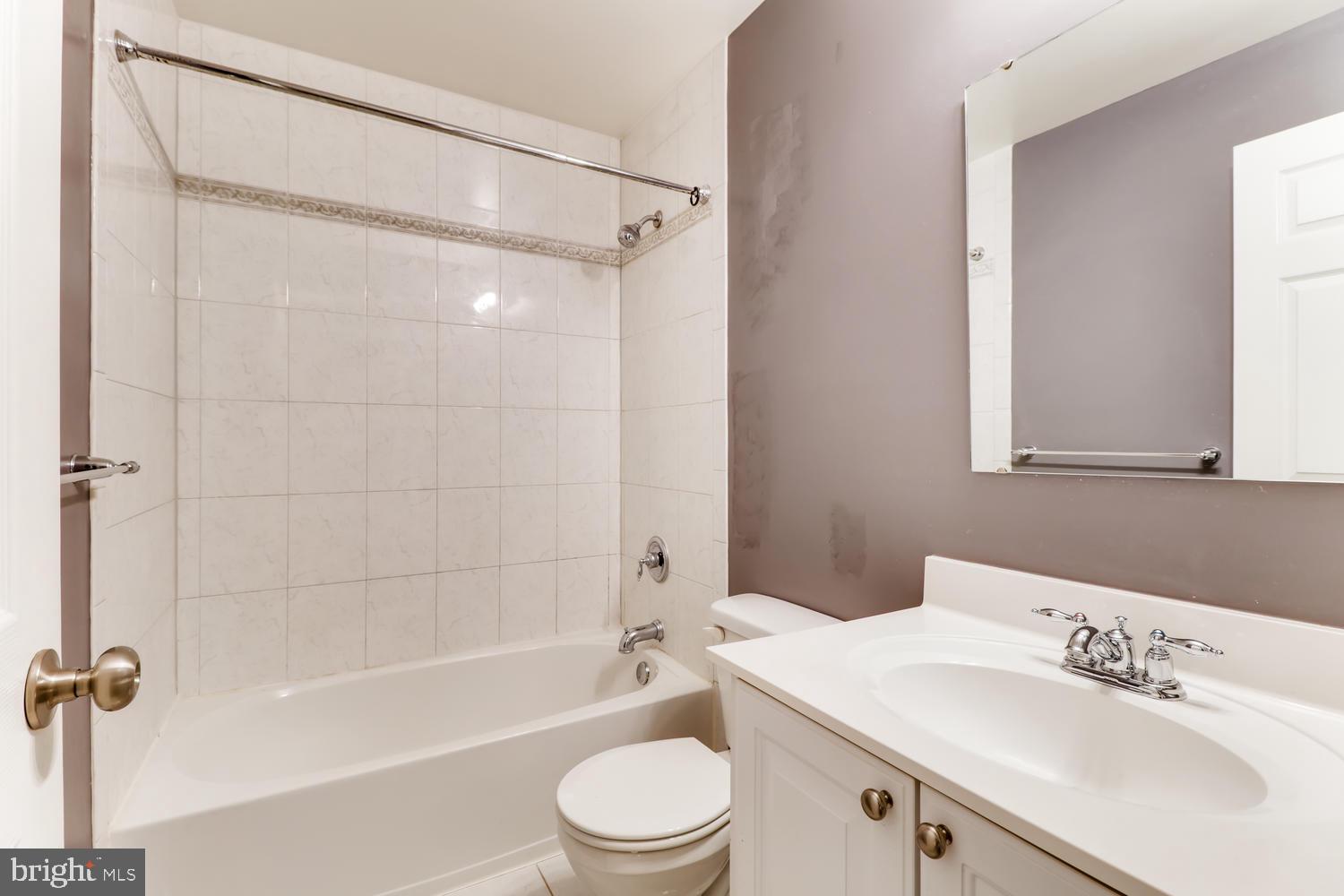 11513 Lipscomb Way White Marsh, MD 21162 - Photo 25 of 36 2nd full bathroom on 2nd level